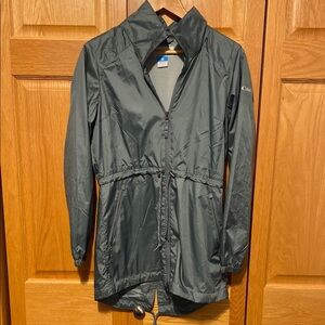 Columbia womens windbreaker hooded lightweight green size small